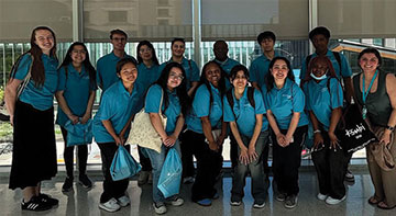 UI Health Surpasses 1,000 Active Hospital Volunteers