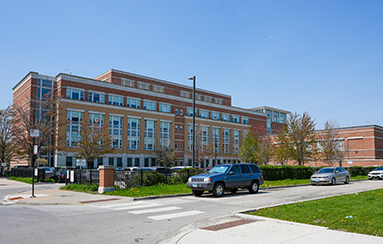 Exterior de National Teachers Academy