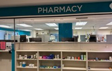 Exterior de Farmacia University Village